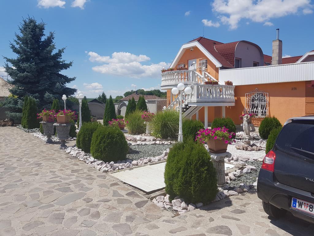 Villa Apartment Ruban Luaran gambar